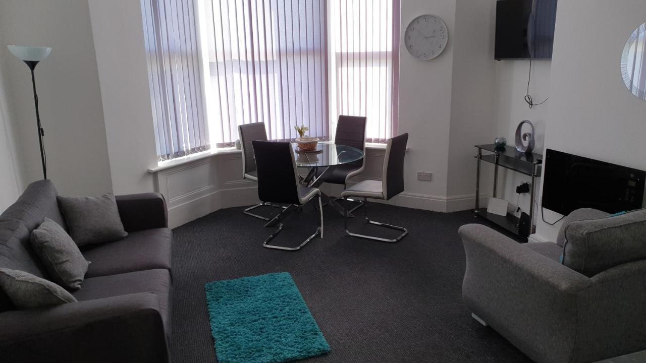 Coast Accommodation Station Road Apartments Blackpool Room photo