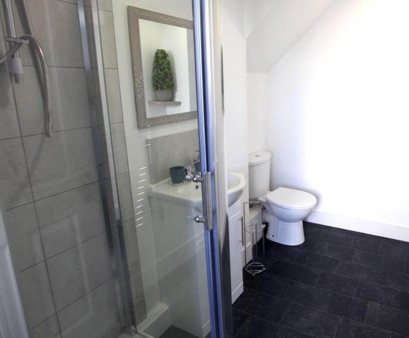Coast Accommodation Station Road Apartments Blackpool Room photo